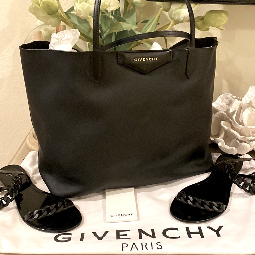 Authentic Givenchy Antigona Shopping/beach TOTE- FIRM Price!